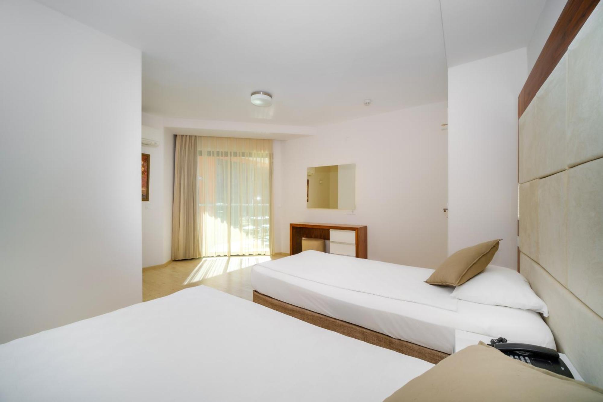 Aparthotel Delfino 3*
