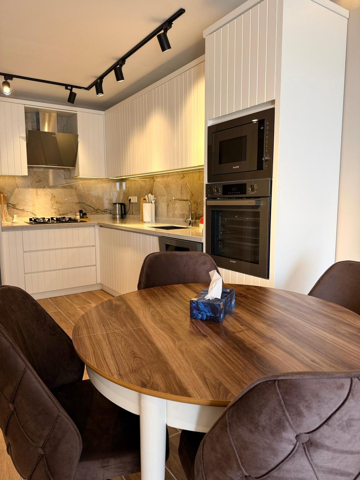 Sa Apartments! Sea View 2bd Flat *