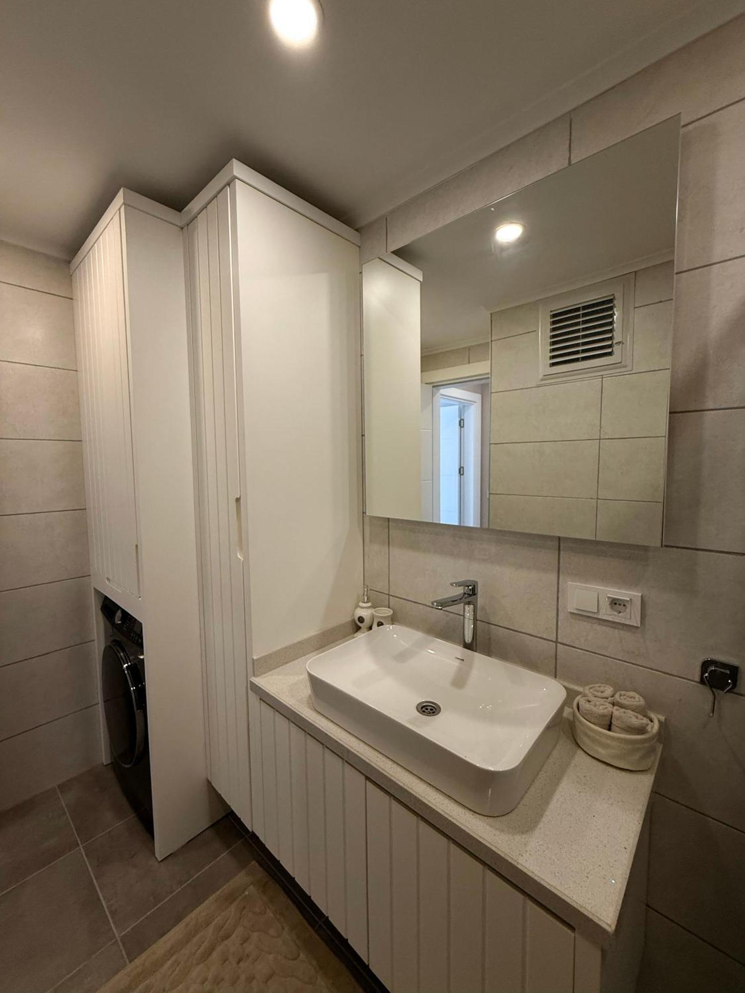 Sa Apartments! Sea View 2bd Flat *