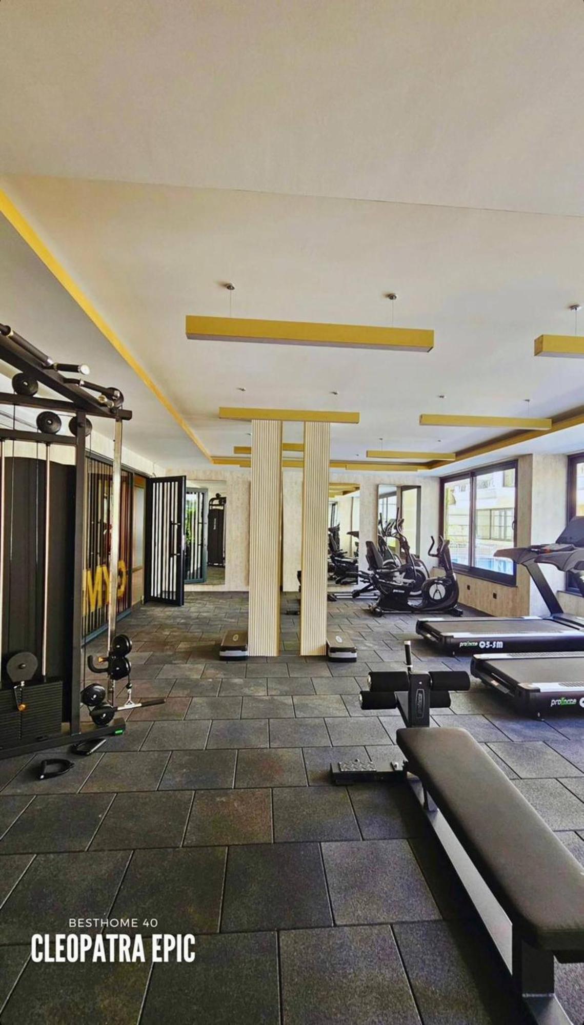 Stunning Luxury With Pool And Security Daire *