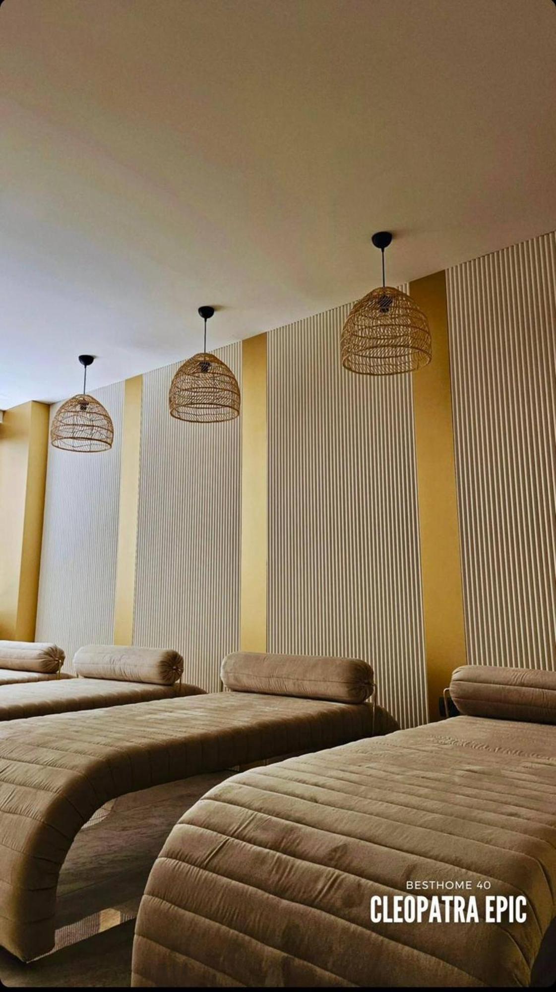Stunning Luxury With Pool And Security Daire *