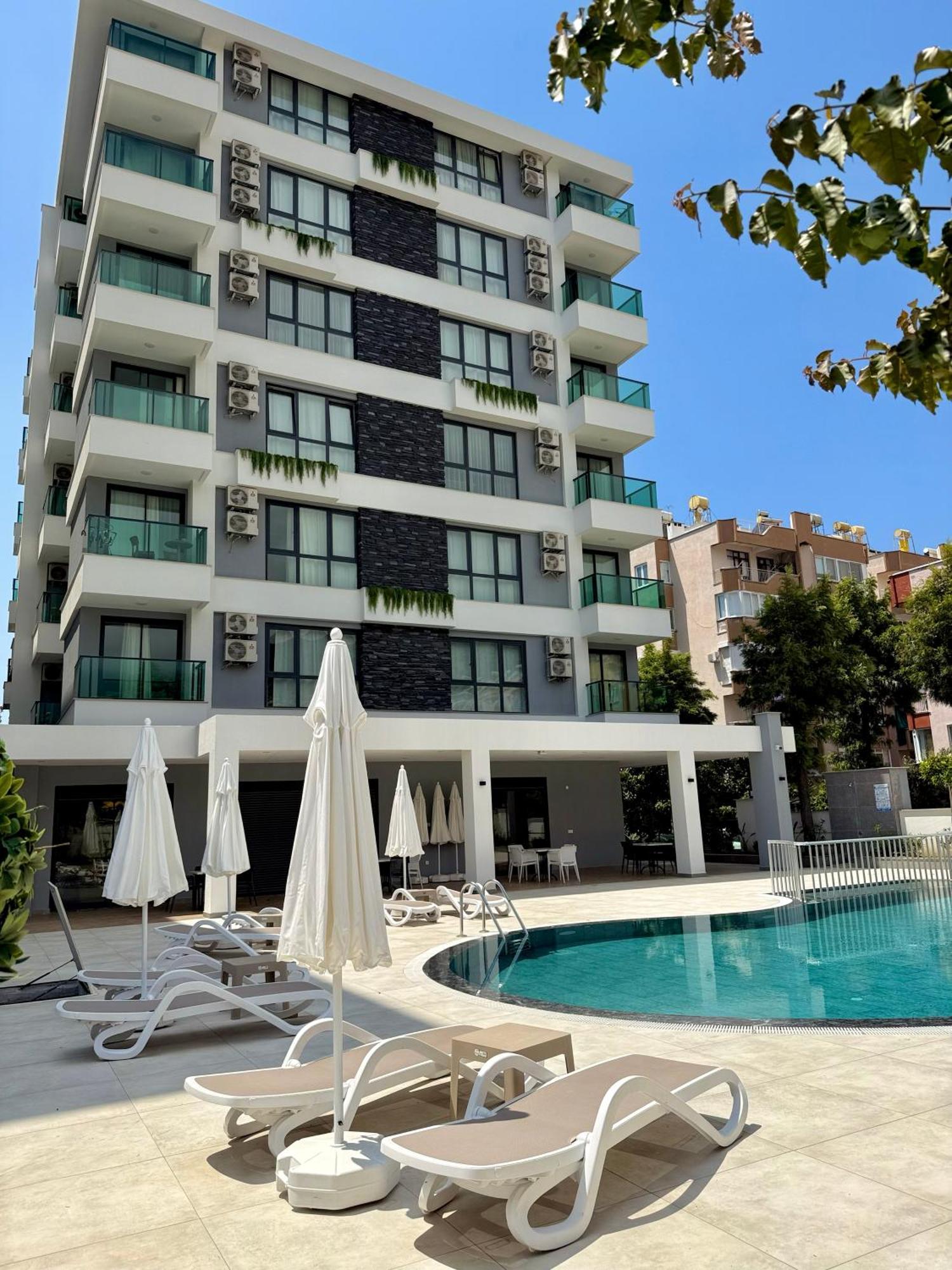 Sa Apartments! 150m To The Cleopatra *