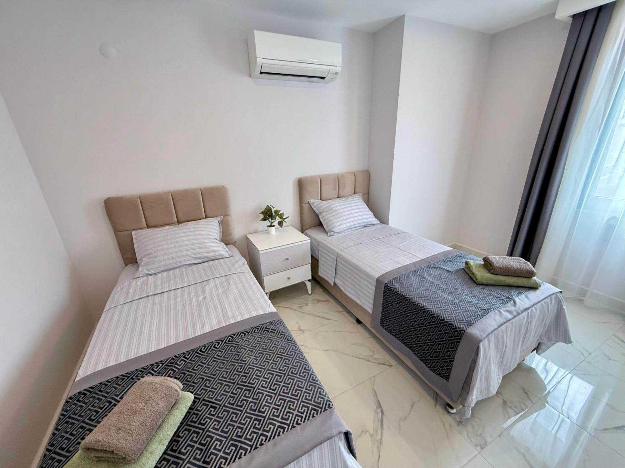 Sa Apartments! 150m To The Cleopatra *