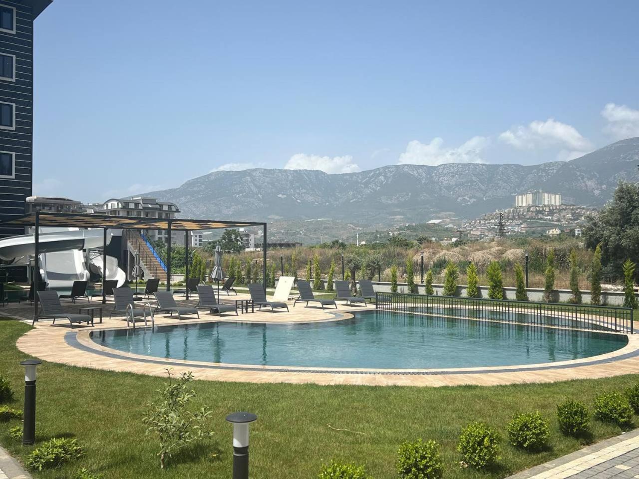 Salam 2 - Woman Pool - Experience