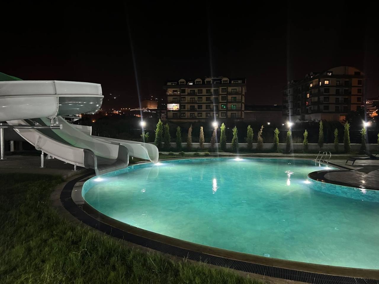 Salam 2 - Woman Pool - Experience