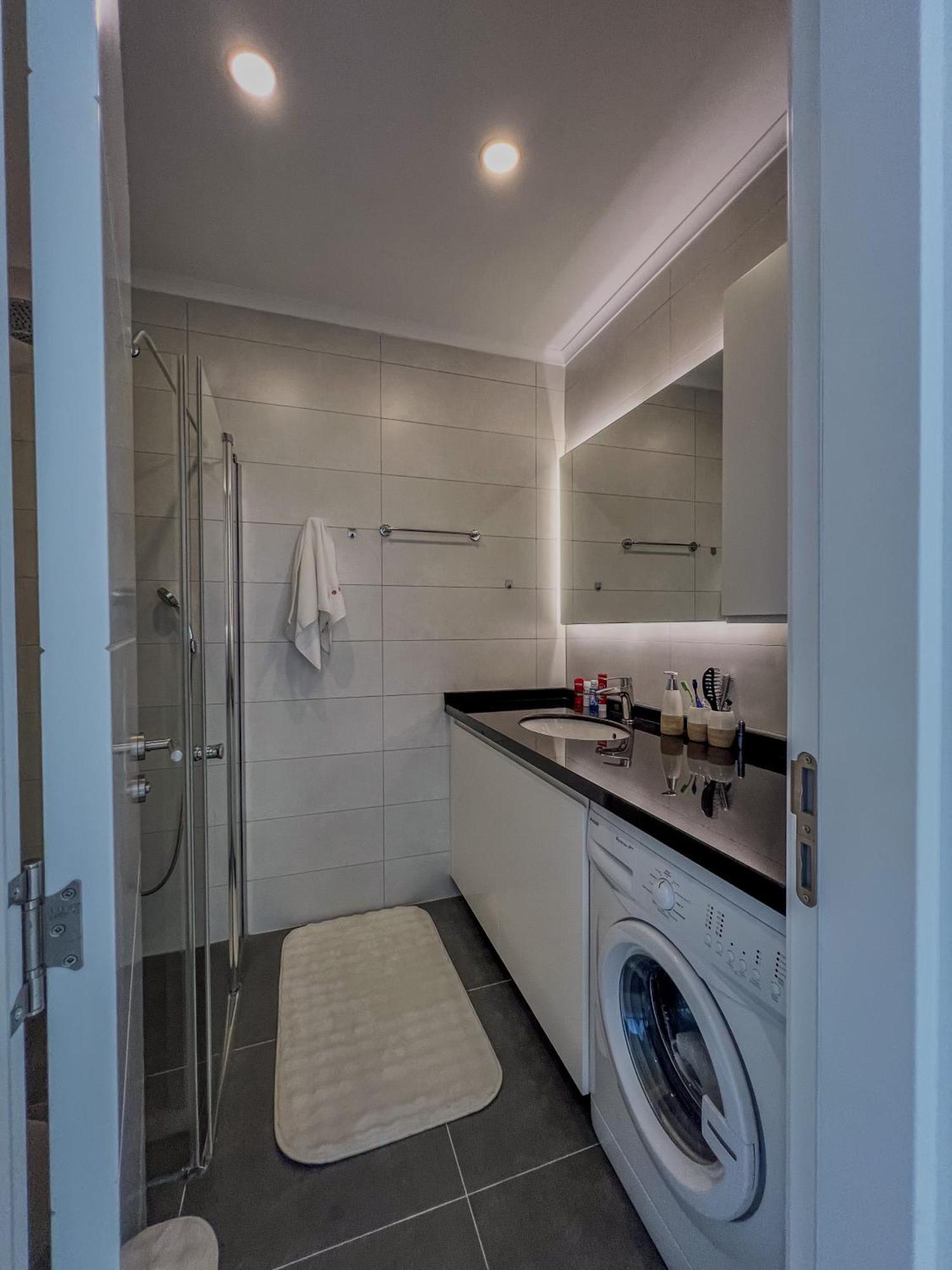 Pleasure In Fully Equipped Appartement *