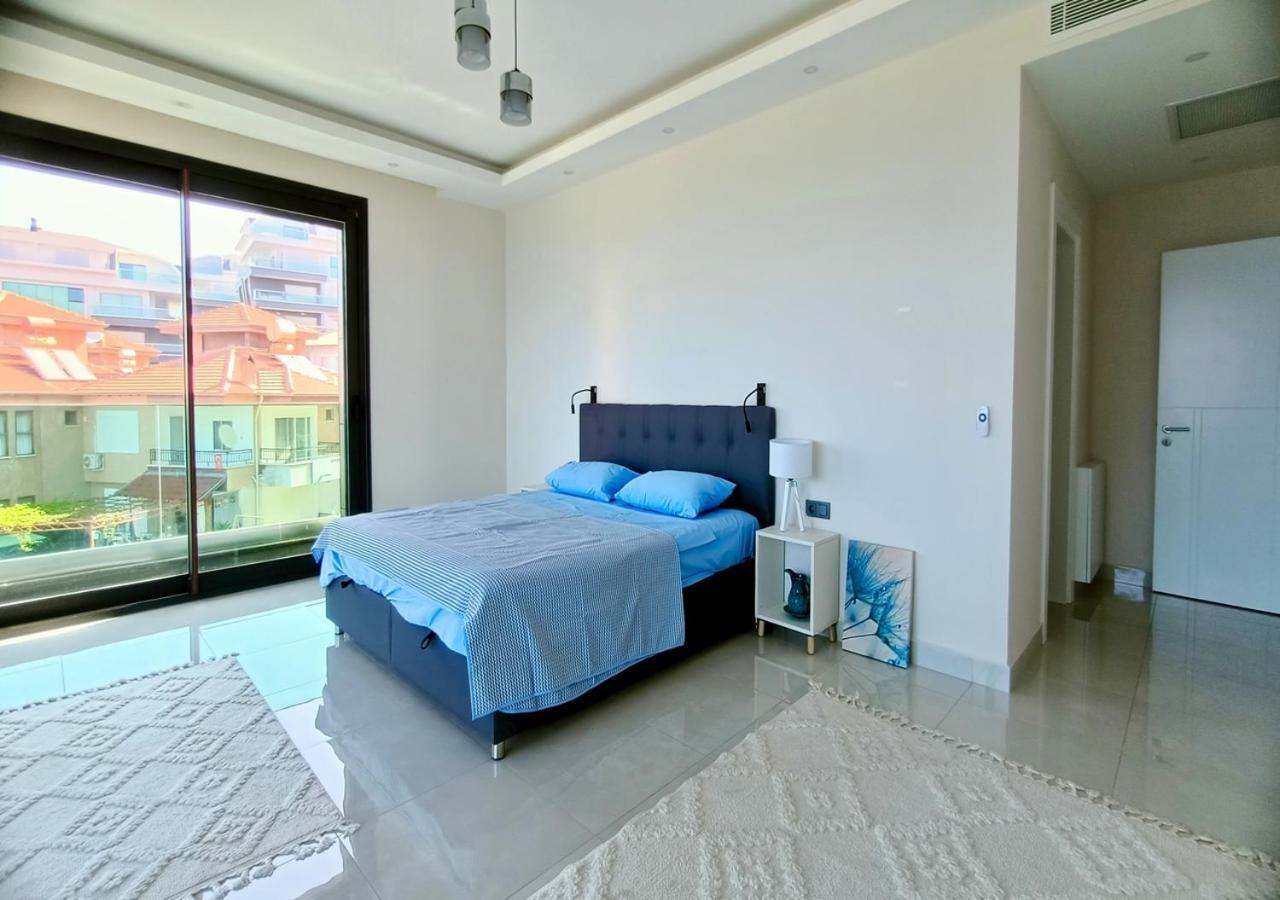 Villa Luxury Seaview With 9000 M2 Access Alanya