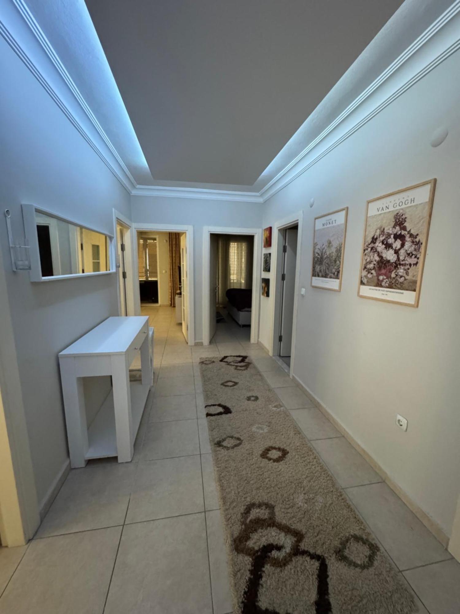 Cleopatra Sunshine Apartment