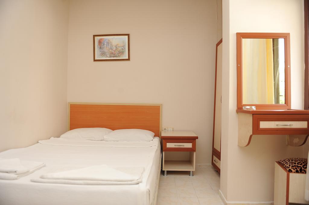 World Hotel 2*
