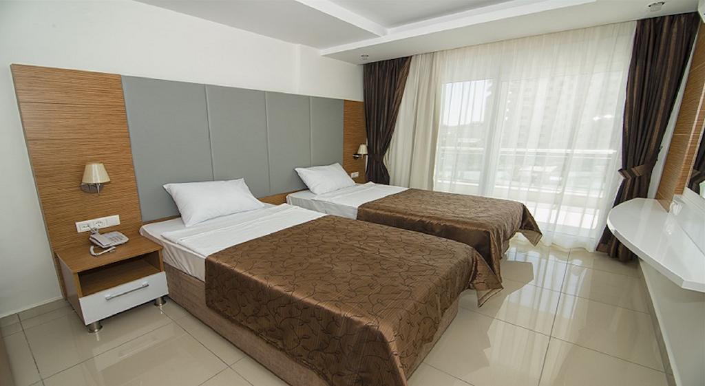 Aparthotel Crystal Towers