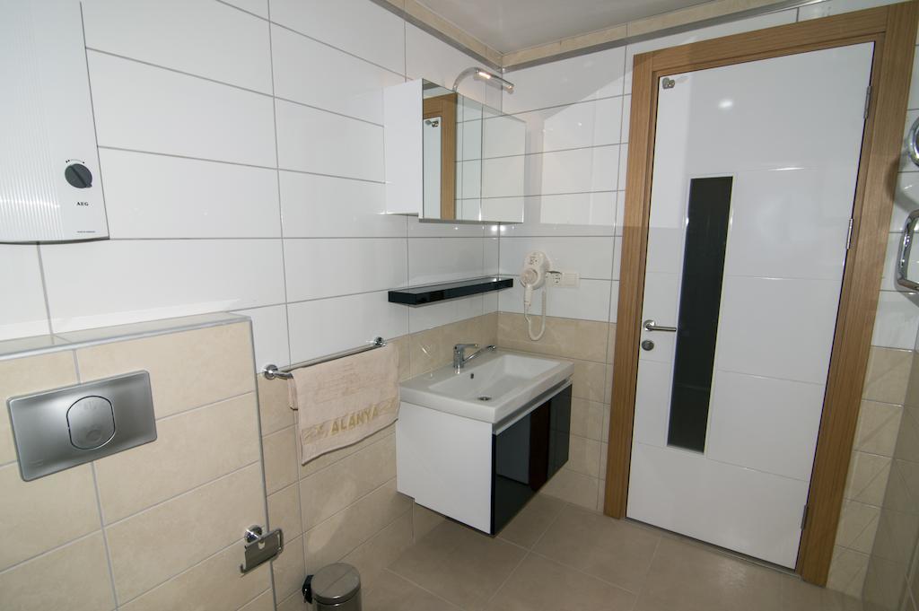 Crystal Towers Aparthotel