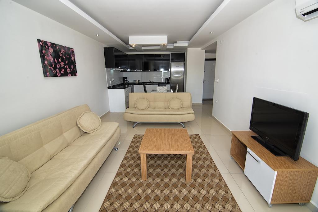 Aparthotel Crystal Towers 3*