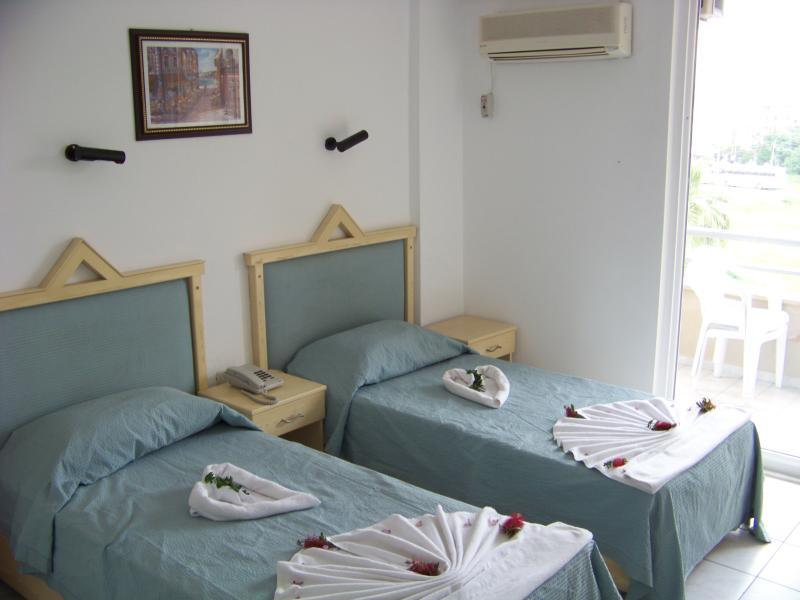 Hotel Glaros 2*