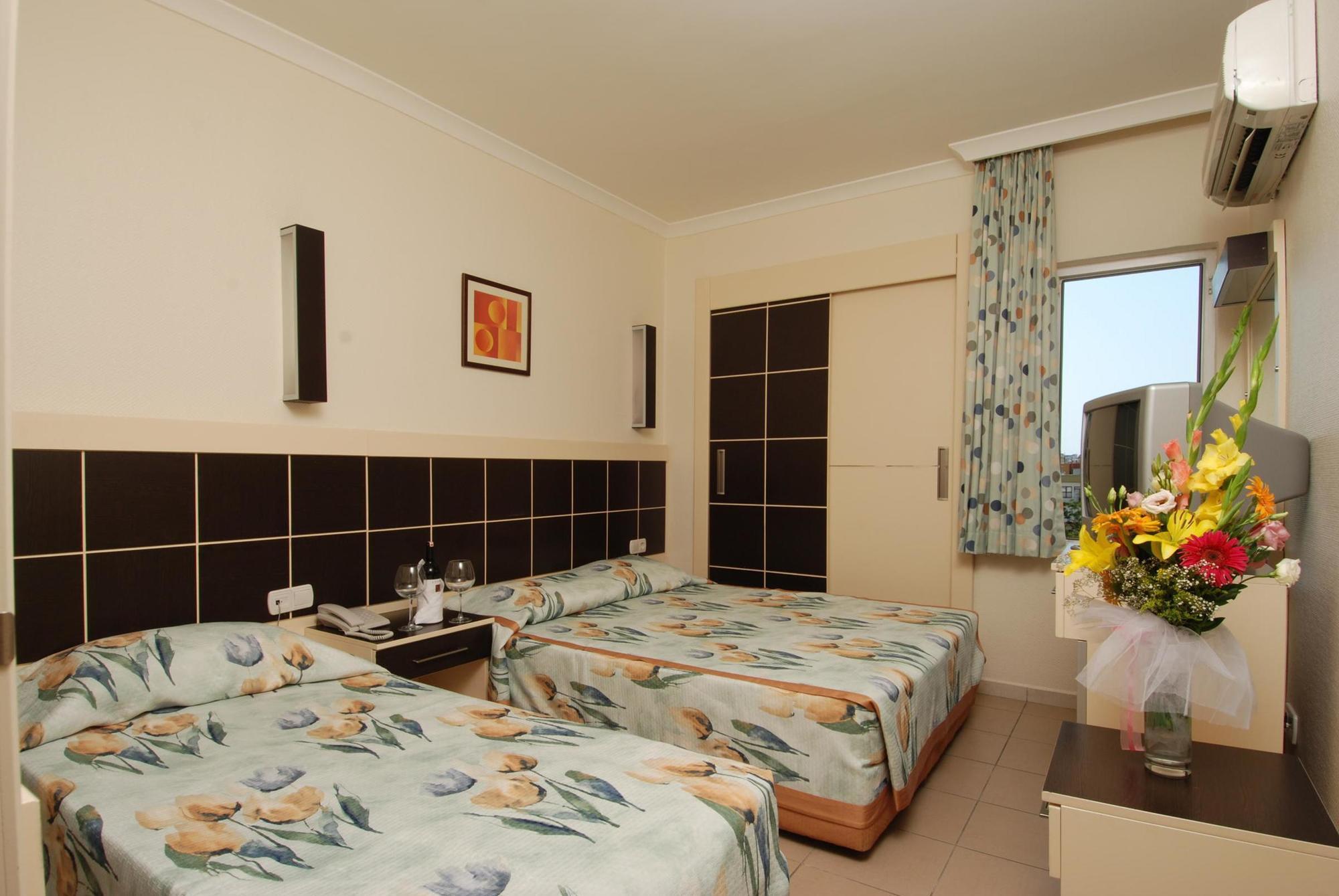 Aparthotel Okan Tower 3*