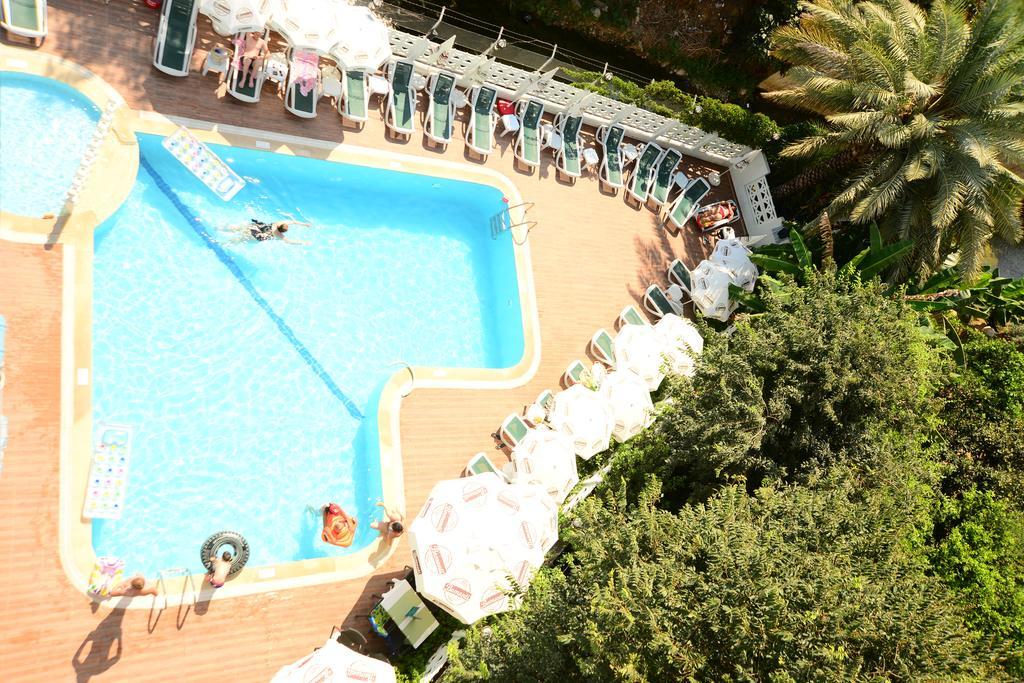 Hotel Pinar 2*