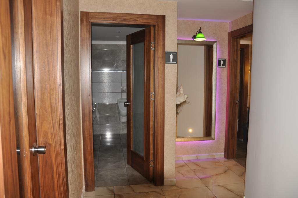 Aparthotel Lavinia & 3*