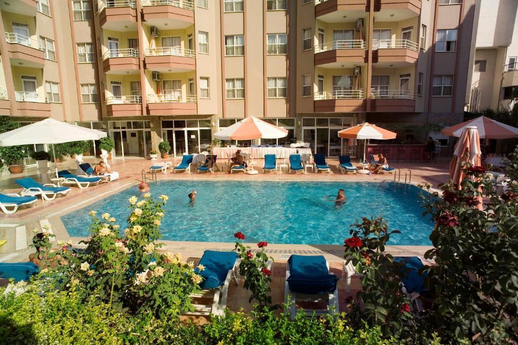Dolphin Family Hotel 3* Alanya