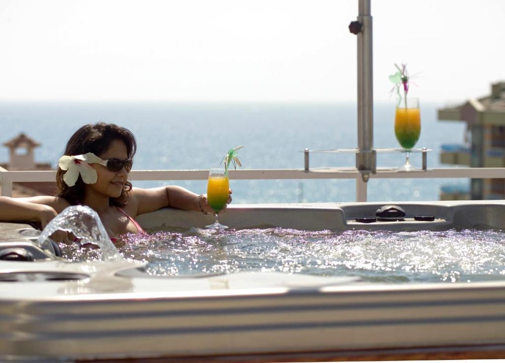 Dolphin Family Hotel Apart Otel