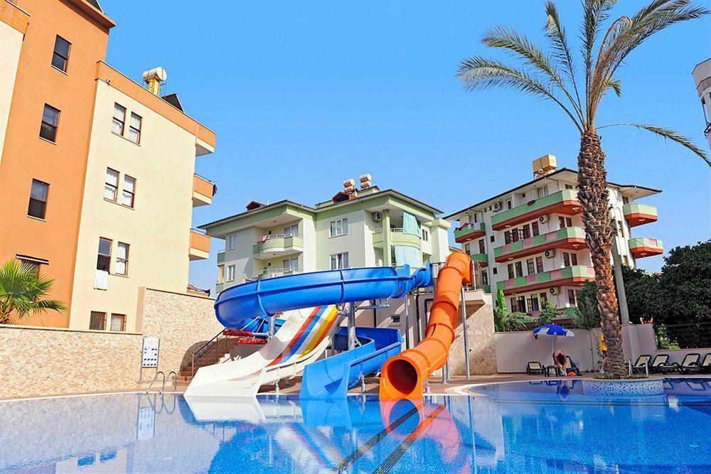 Almera Park Aparthotel 3*