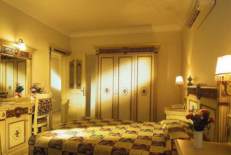 Orient Palace 4*