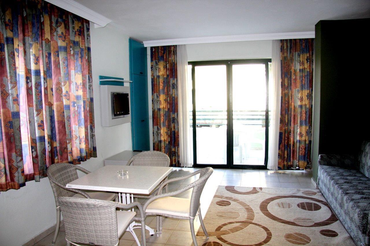 Park Hotel 2*