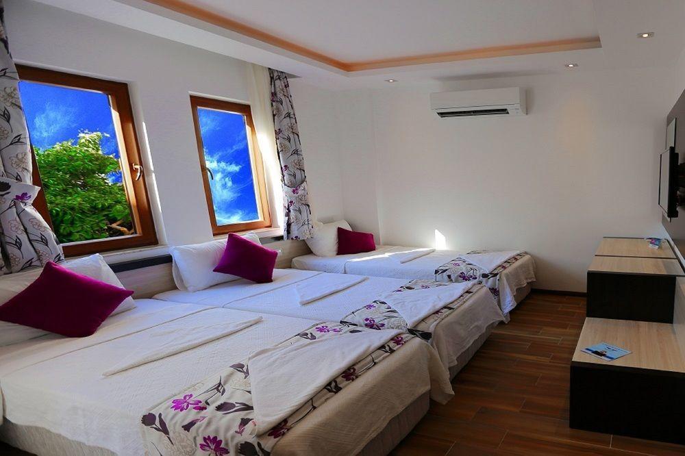 Kleopatra Hermes 3*