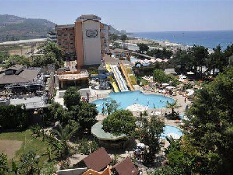 Resort First Class