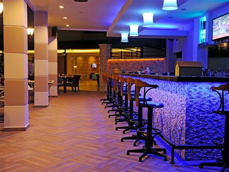 Aparthotel Almera Park 3*