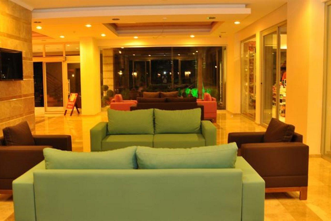 Aparthotel Almera Park