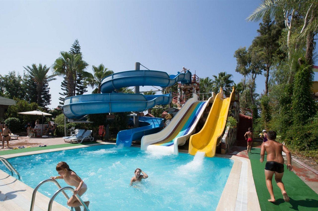 Hotel Holiday Park Resort