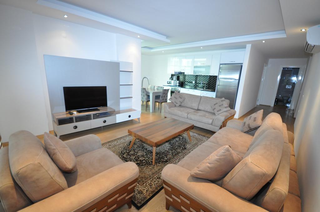 Apartment Aura *