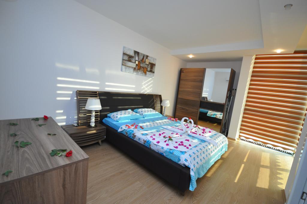 Aura Apartment *