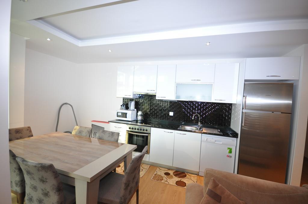 Apartment Aura *