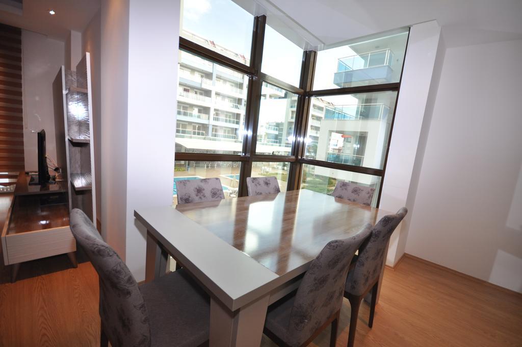 Apartment Aura