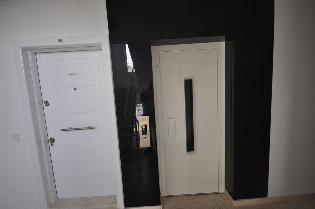 Best 11 B Blok No-18 Apartment *