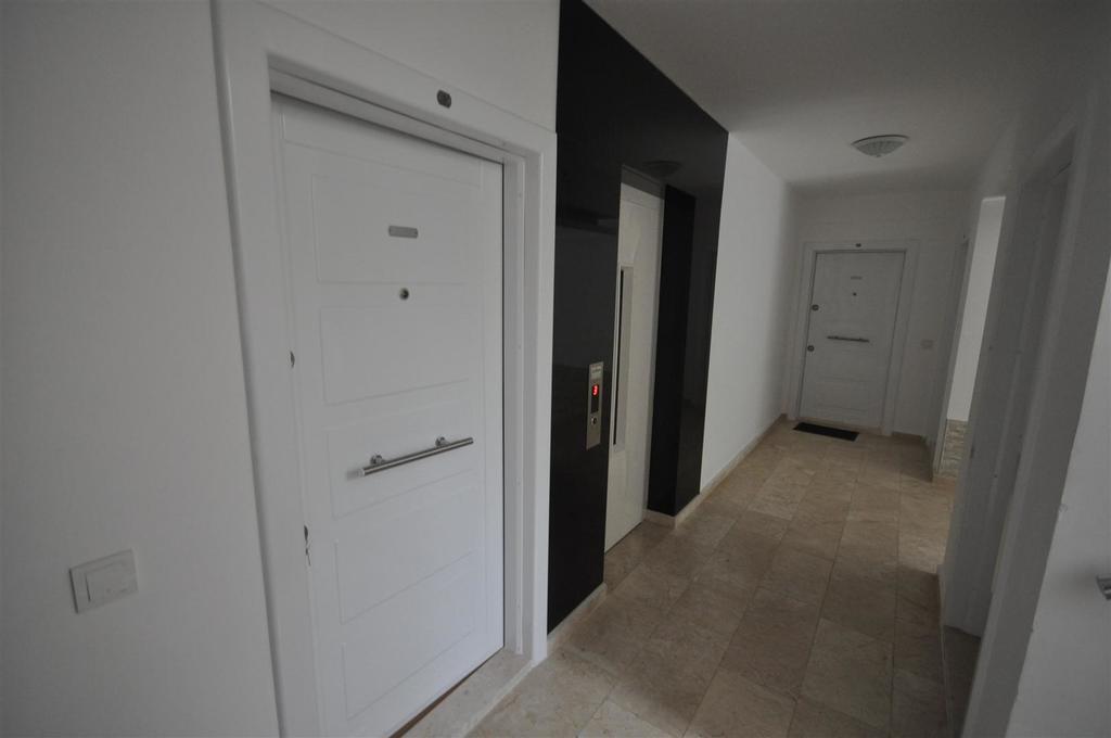 Best 11 B Blok No-18 Apartment