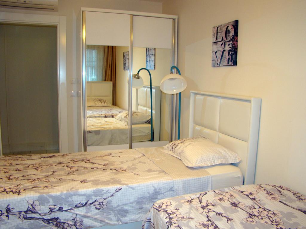 Guzelyali Ii Apartment