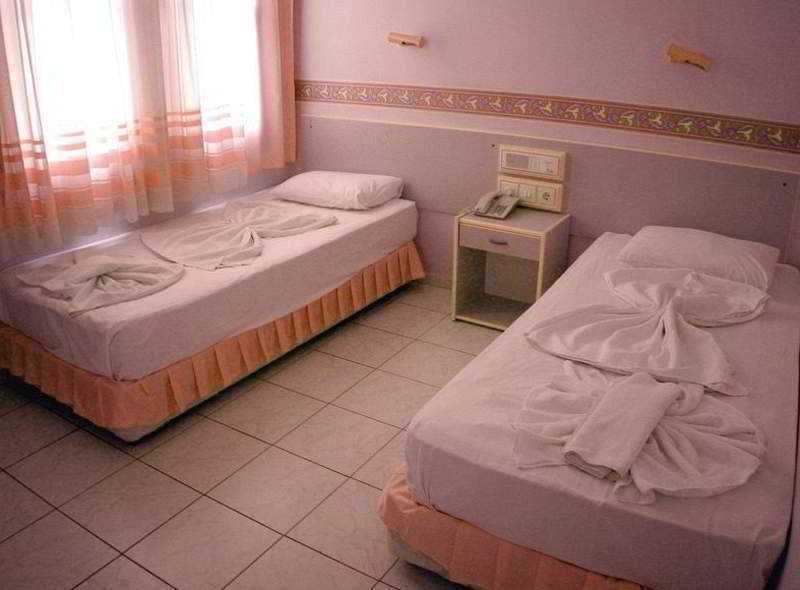 Lila Aparthotel 2*