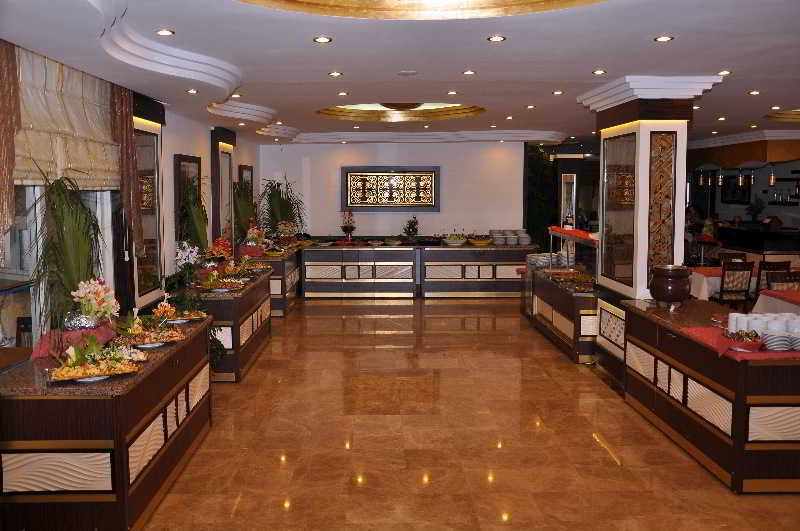 Kleopatra Alis 3*