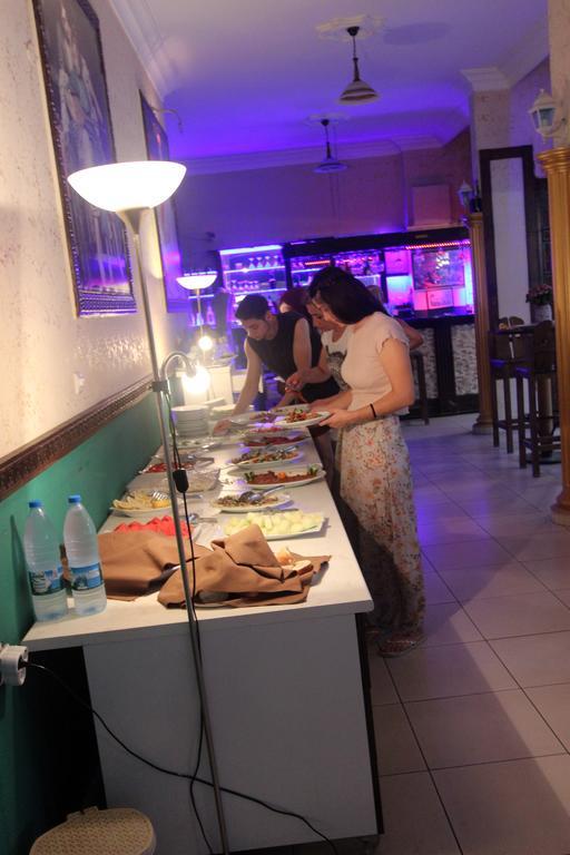 Elegant Baronessa Apart 3*