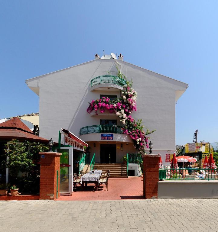 Aparthotel The S & 2*