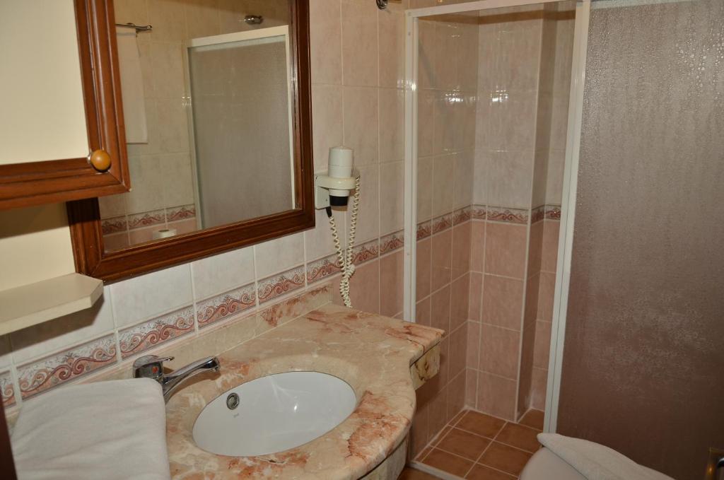 Azak Aparthotel