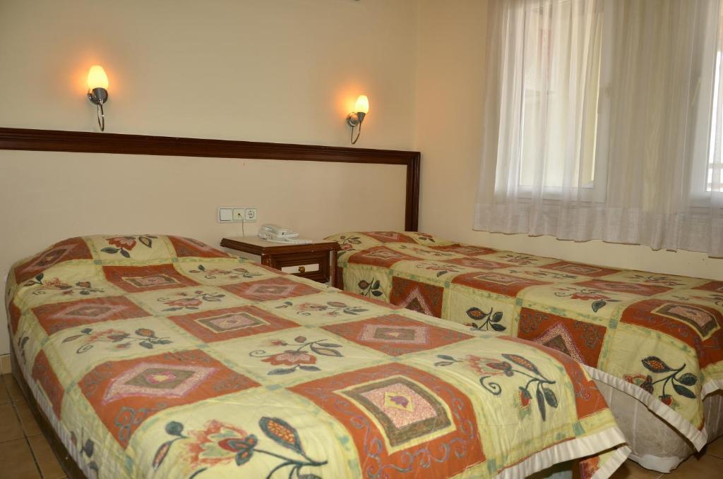 Azak Aparthotel 3*