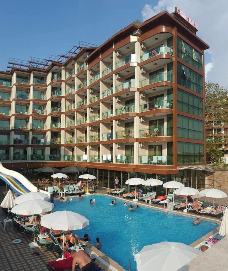 Grand Bayar Hotel