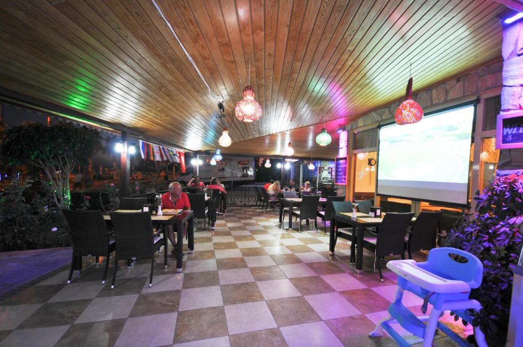 Akya Aparthotel 4*