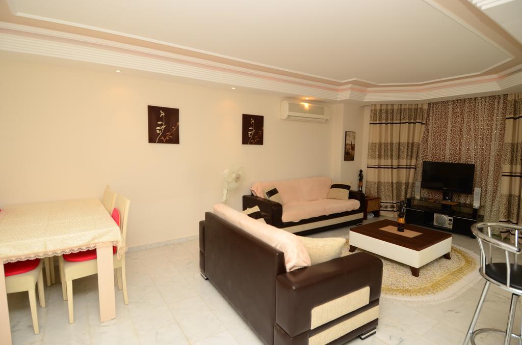Kurt Saphir Apartment