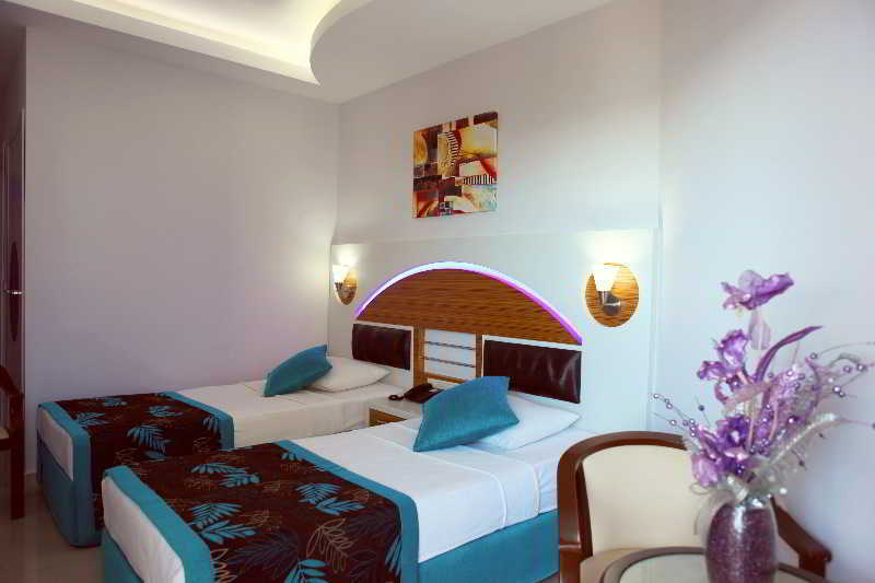 Gural Hotel 3*