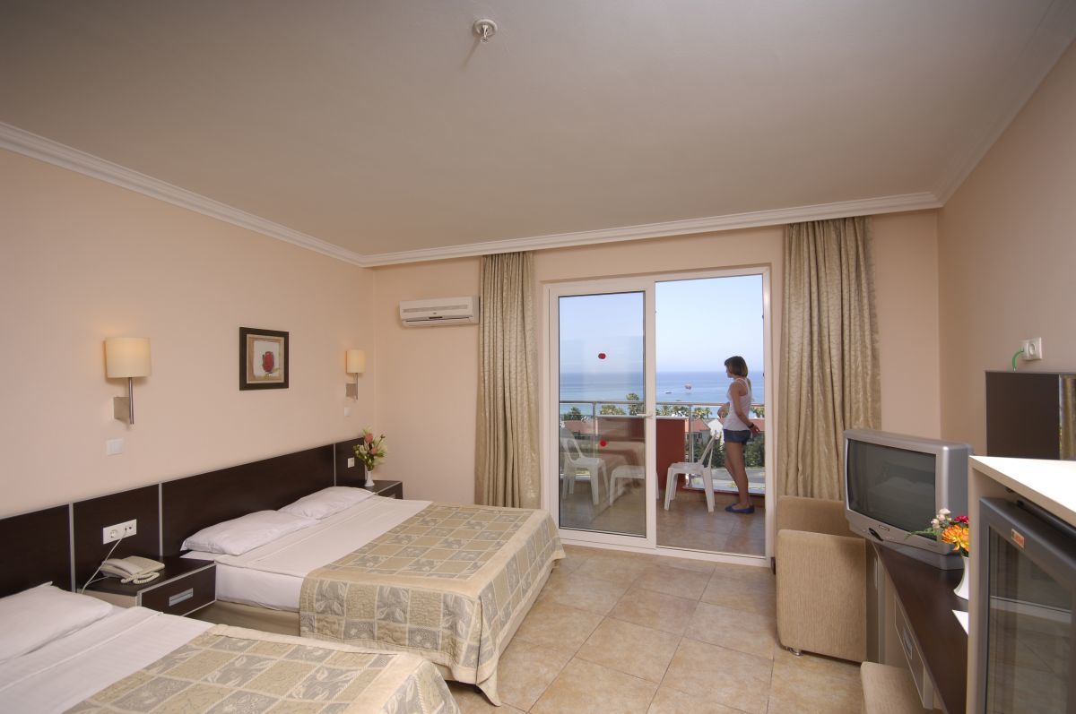 Hotel Lioness 4*