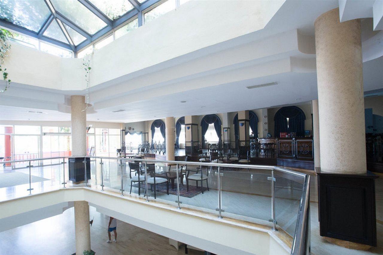 Hotel Holiday Park Resort 5*