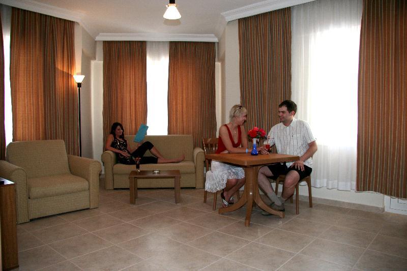 Elysee Garden Family 2*